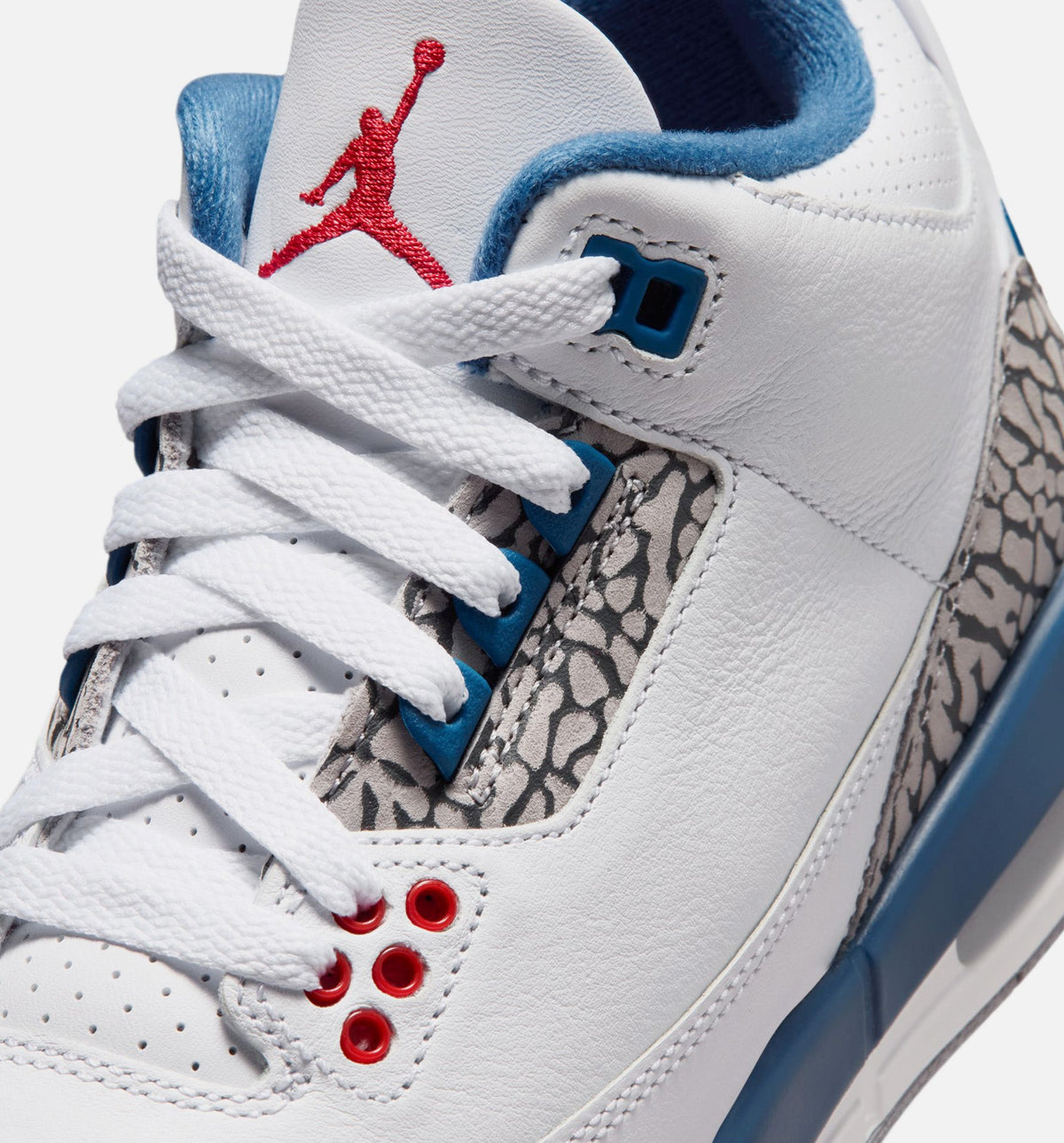 Air Jordan 3 Retro OG True Blue Grade School Shoes - White/Fire Red/True Blue