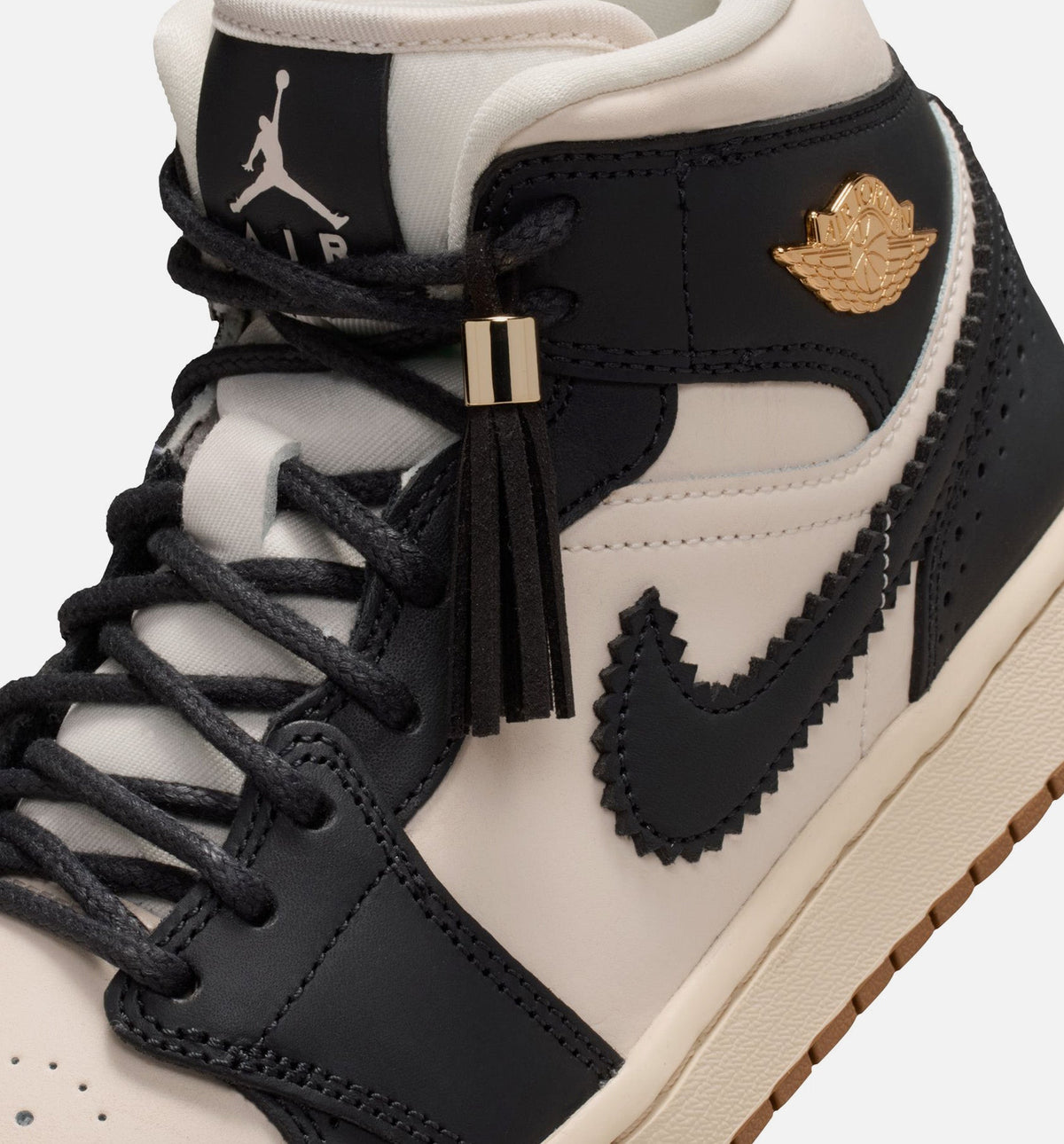 Air Jordan 1 Mid SE Women's Shoes - Off-Noir/Chalk/Pearl White